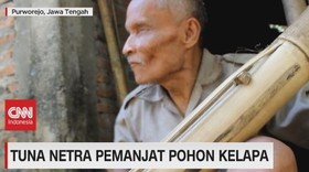 VIDEO: Tuna Netra Pemanjat Pohon Kelapa