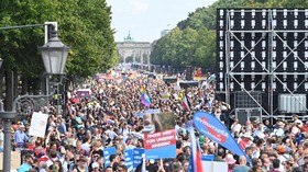 FOTO: Jerman Dilanda Demo Anti Corona