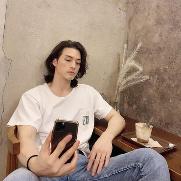 Duh, Aktor Kim Ji Hoon Terciduk Nonton Serial TV Bajakan