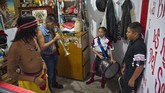 FOTO: Melestarikan Budaya Leluhur Lewat Musik Punk Los Cogelones merupakan salah satu band punk asal Meksiko yang melestarikan budaya leluhur dengan memadukan musik modern dan nuansa tradisional suku Aztec.