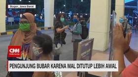 VIDEO: Pengunjung Bubar Karena Mal Tutup Lebih Awal