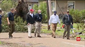 VIDEO: Trump Kunjungi Lokasi Korban Badai Laura