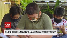 VIDEO: Warga Ibu Kota Manfaatkan Jaringan Internet Gratis