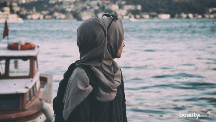 Biar Hijab Gak Bau, Kamu Bisa Lakukan Ini!