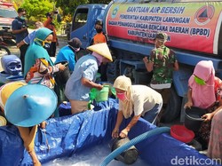 Dua Desa di Lamongan Kekeringan, BPBD Dropping Air Bersih