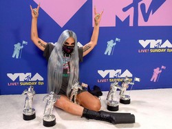 Daftar Pemenang VMAs, Lady Gaga Dianugerahi Tricon Award