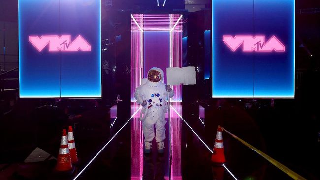 Olivia Rodrigo jadi salah satu nama yang paling banyak muncul dalam daftar lengkap pemenang MTV Video Music Awards 2021.