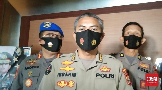 Aparat mencari sopir Audi yang diklaim menjadi penyebab kecelakaan mahasiswi Cianjur, Selvi Amalia Nuraeni.
