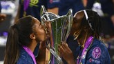 FOTO: Lyon Ratu Eropa Lyon juara Liga Champions Wanita 2019/2020 usai menaklukkan Wolfsburg 3-1 di Stadion Anoeta, Spanyol, Senin 31/8) dini hari WIB.