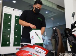 Seperti Beli Air Galon, Baterai Motor Listrik Habis Tinggal Tukar