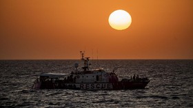 2 Kapal Pembawa 1.000 Imigran Alami Masalah di Laut Mediterania