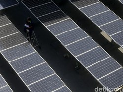 Ridwan Kamil: Ribuan Atap Pabrik di Jabar Wajib Pasang Panel Surya