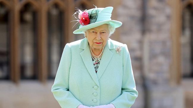 Di balik tembok Istana Buckingham yang terkenal, banyak orang penasaran menu makanan seperti apa dimakan Ratu Elizabeth II sehari-hari?