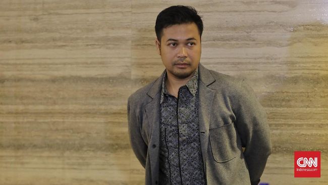 CEO Jouska Bantah Bakal Kabur ke Australia CEO PT Jouska Finansial Indonesia Aakar Abyasa Fidzuno membantah tudingan akan melarikan diri ke Australia. Ia menyatakan tidak pernah mangkir dari pemeriksaan.