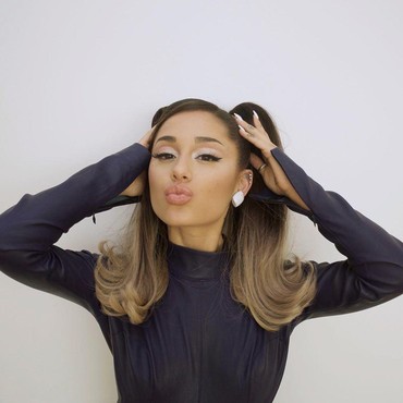 Ariana Grande Jadi Wanita Pertama di Dunia Raih 200 Juta Follower di IG