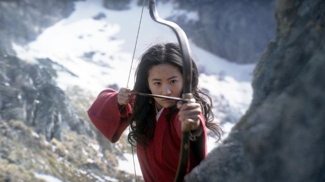 Debut streaming daring film live-action Mulan melalui layanan Disney+ menuai komentar positif.