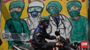 Jumlah Dokter Paru Tak Ideal Tangani Covid-19: Kami Kelelahan Jumlah dokter paru 1.206 orang tak cukup mengatasi kasus Covid-19. Rasio dokter per penduduk sebesar 1:100 ribu penduduk.
