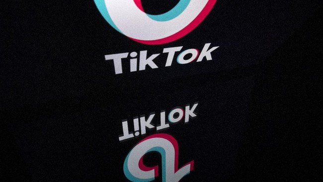 Alasan Inggris Larang TikTok di Gawai Pemerintah Inggris melarang para pejabatnya memasang TikTok di gawai milik negara. Simak alasan pelarangan itu di sini.