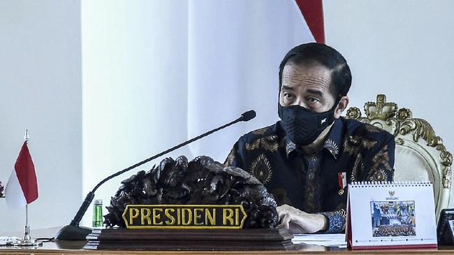 Presiden Jokowi menurunkan pembayaran iuran program Jaminan Kecelakaan Kerja dan Jaminan Kematian yang dipungut oleh BPJS Ketenagakerjaan.