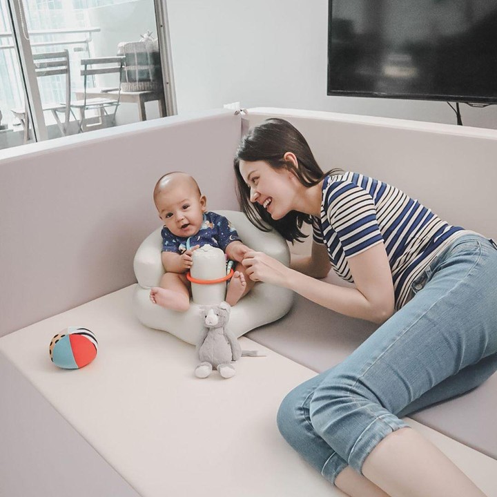 <p>Sebagai ibu, Kimberly Ryder kerap menghabiskan waktunya bersama si kecil. (Foto: Instagram @kimbrlyryder)</p>