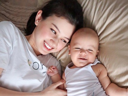 Hamil Lagi, Ini 7 Potret Kimberly Ryder & Bayinya yang Belum Genap Setahun
