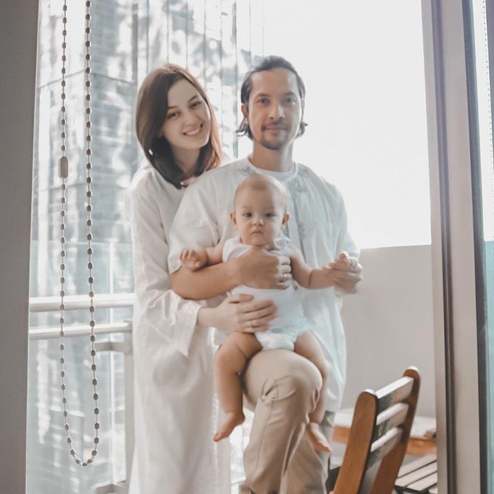 <p>Meskipun tengah hamil anak kedua, Kimberly dan suaminya tetap berusaha memberikan kasih sayang pada Rayden sebaik-baiknya. (Foto: Instagram @kimbrlyryder)  </p>