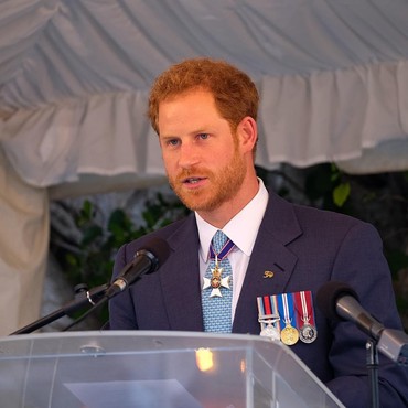 Karangan Bunga Pangeran Harry Ditolak Kerajaan Inggris, Kenapa Lagi?