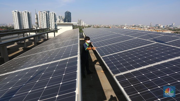 Pembangkit Listrik Tenaga Surya (PLTS). (CNBC Indonesia/ Andrean Krtistianto)