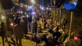VIDEO: Jam Malam di Bogor, Pasar Tumpah Dibubarkan Petugas