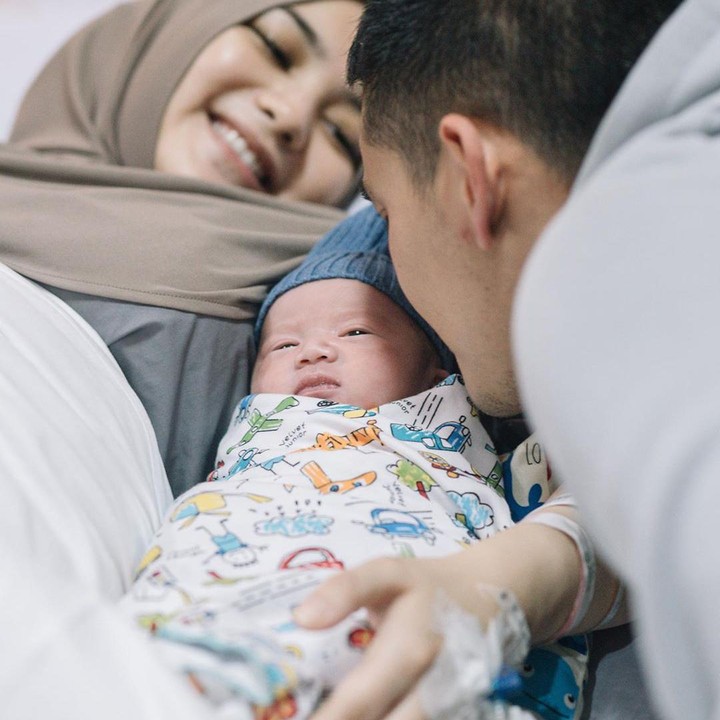<p>Citra Kirana melahirkan buah hati pertamanya pada Jumat 28 Agustus 2020, Bunda. (Foto: Instagram @thereal_rezkyadhitya)</p>