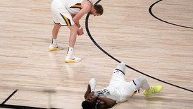 Pesawat Tim NBA Utah Jazz Mendarat Darurat