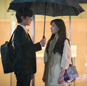 Ciuman Park Eun Bin & Kim Min Jae di 'Do You Like Brahms?' Jadi Sorotan