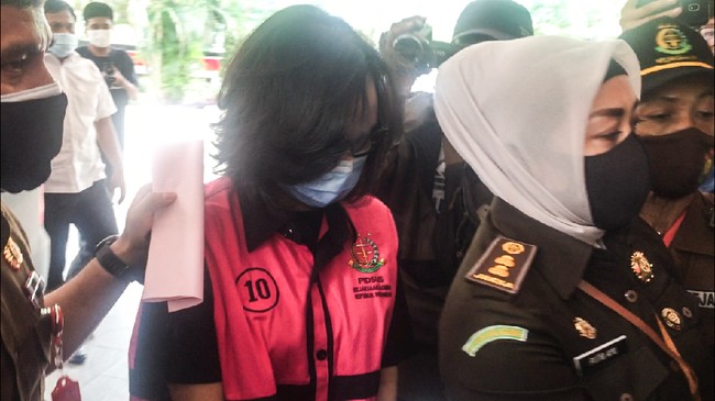Jaksa Pinangki meminta Bareskrim memberhentikan pemeriksaan yang sudah berjalan 8 jam dan akan dilanjutkan Rabu pekan depan.