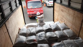 Penerima Bansos Diberi Tambahan Bantuan Beras 10 Kg