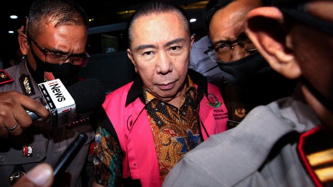 Tim supervisi KPK masih menelaah dokumen penanganan kasus Djoko S Tjandra dkk yang sudah didapatkan dari Bareskrim Polri dan Kejagung.
