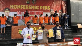 Polisi Rekonstruksi Pesta Gay di The Kuningan Suites Jaksel