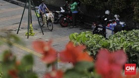 FOTO : Rencana Anies, PKL, dan Trotoar Jakarta