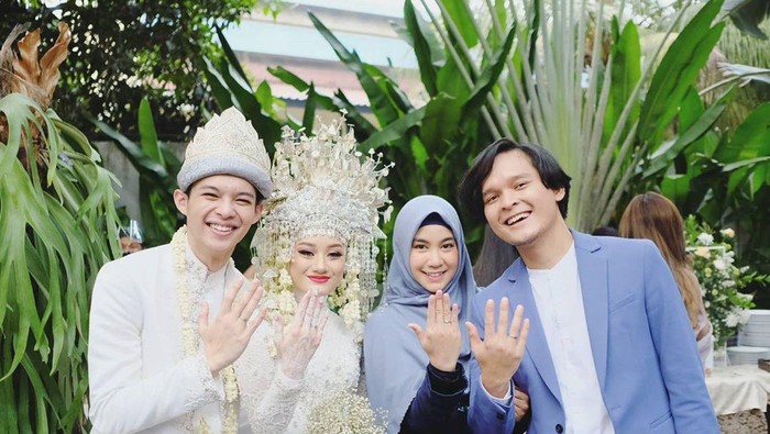 Adu Gaya Anisa Rahma Eks Cherrybelle VS Dinda Hauw