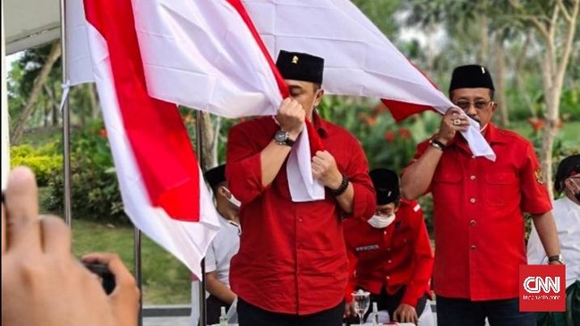 Kader Banteng yang membangkang keputusan soal calon Wali Kota di Pilkada Surabaya 2020 kini sudah dipecat.