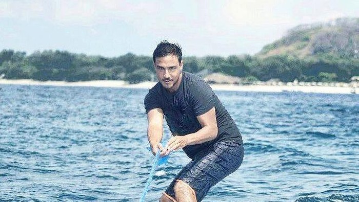img-title Deretan Potret Selebritas yang Hobi Travelling