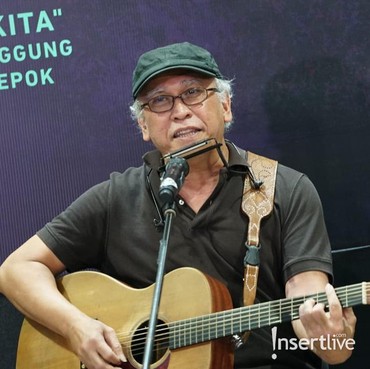 Lirik Lagu Ijinkan Aku Menyayangimu - Iwan Fals