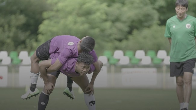 Beberapa pemain Timnas Indonesia U-19 pingsan saat TC di Kroasia dan Lionel Messi tidak bernyali meninggalkan Barcelona jadi berita terpopuler olahraga.