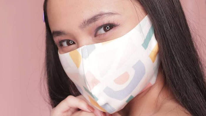 Bikin Wajah Flawless! 6 Makeup On Budget yang Awet Seharian Meski Pakai Masker Bikin Wajah Flawless! 6 Makeup On Budget yang Awet Seharian Meski Pakai Masker