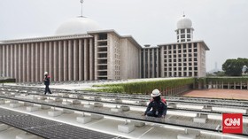FOTO: Ratusan Panel Surya di Masjid Istiqlal