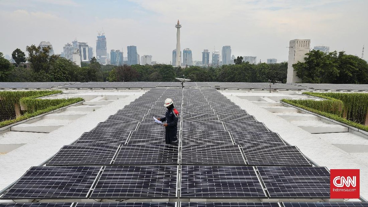 FOTO: Ratusan Panel Surya di Masjid Istiqlal