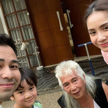 Nagita Sebut Sang Ayah Sakit Sejak Lama dan Tak Mau Minum Obat