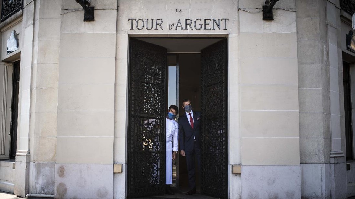 FOTO : Restoran Legendaris La Tour d'Argent Dibuka Kembali