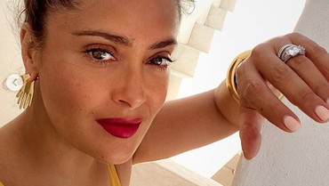 img-title Pengalaman Memalukan Salma Hayek Saat Audisi 'The Matrix'