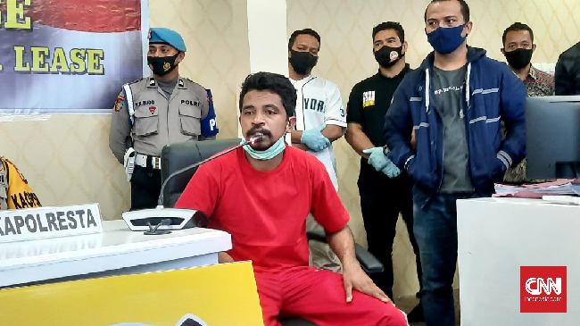 Aktivis HMi, Wajdo, yang disebut jadi korban penculikan di Maluku menjelaskan duduk perkara penjemputan paksa oleh dirinya pada Rabu malam itu di kantor polisi.