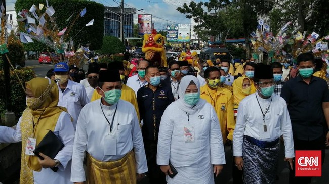 Gubernur Kepulauan Riau, Ansar Ahmad sudah merasa kurang fit sejak pekan lalu. Pada Minggu (10/7) dia dinyatakan positif Covid-19.